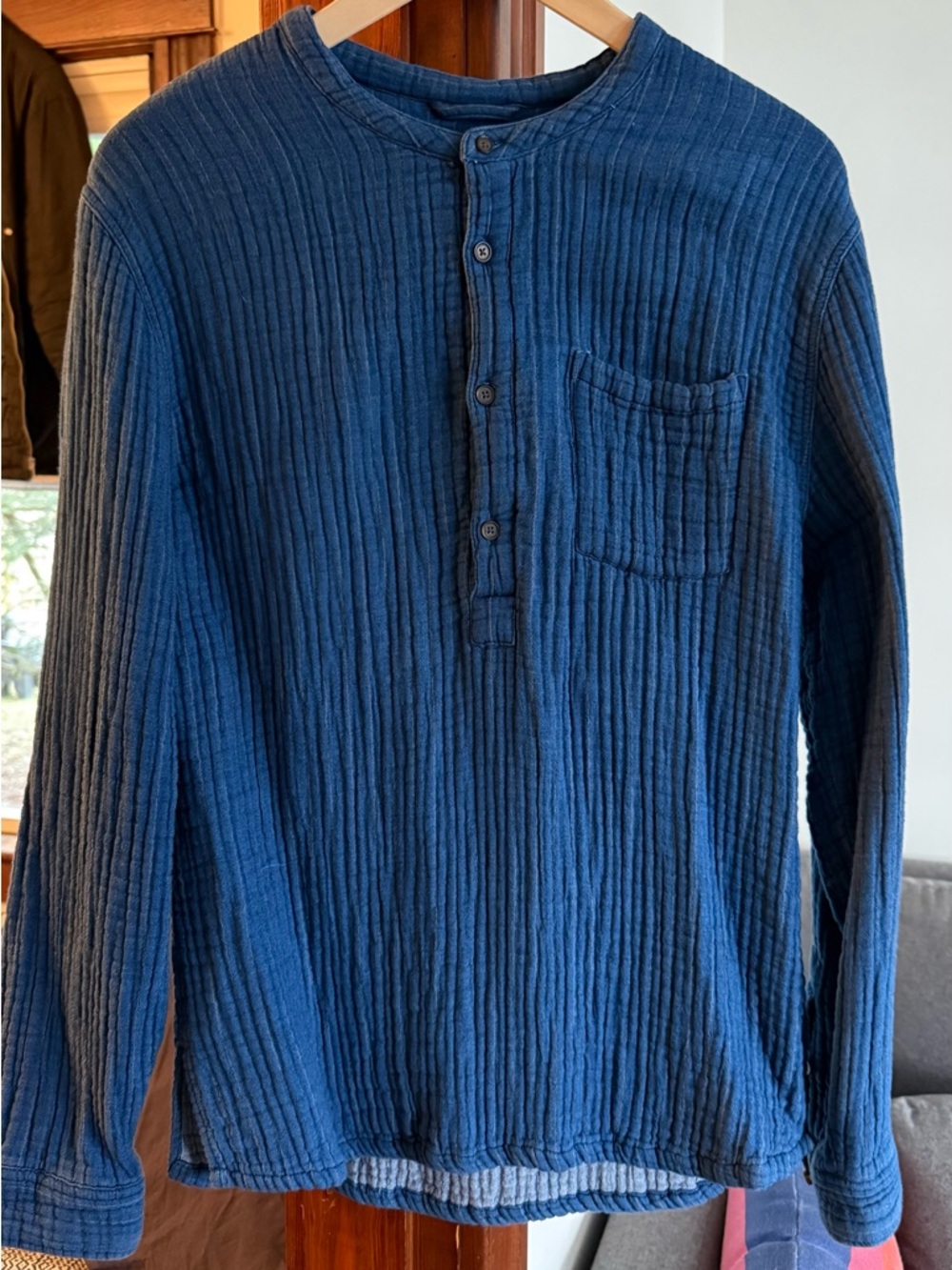Marine Layer Men's Blue no-collar Blanket Henley - L